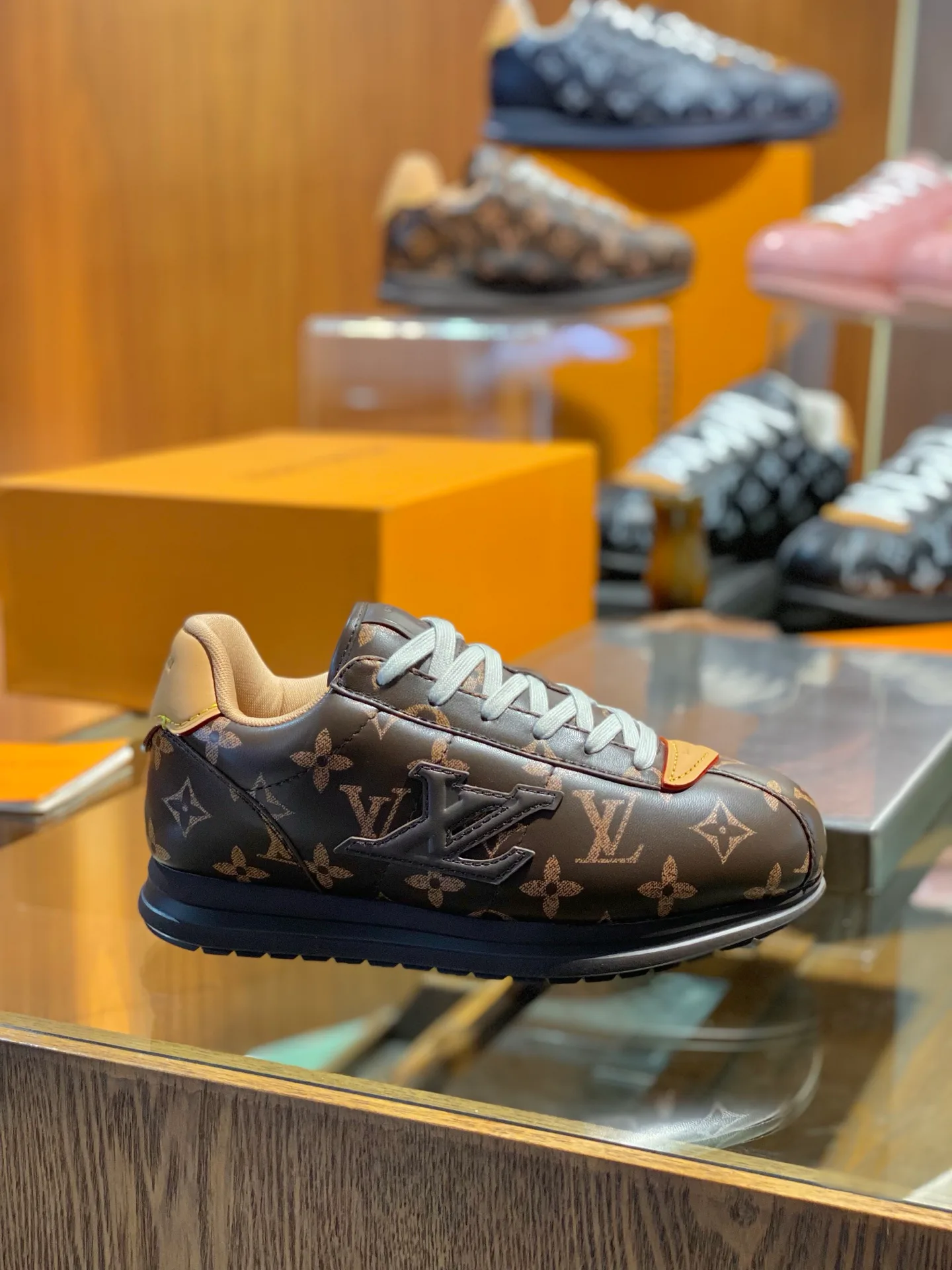 Кроссовки Мужские Louis Vuitton 408500