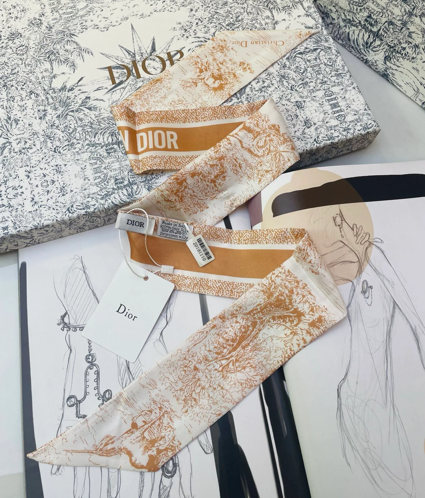 Платки Christian Dior 13407089