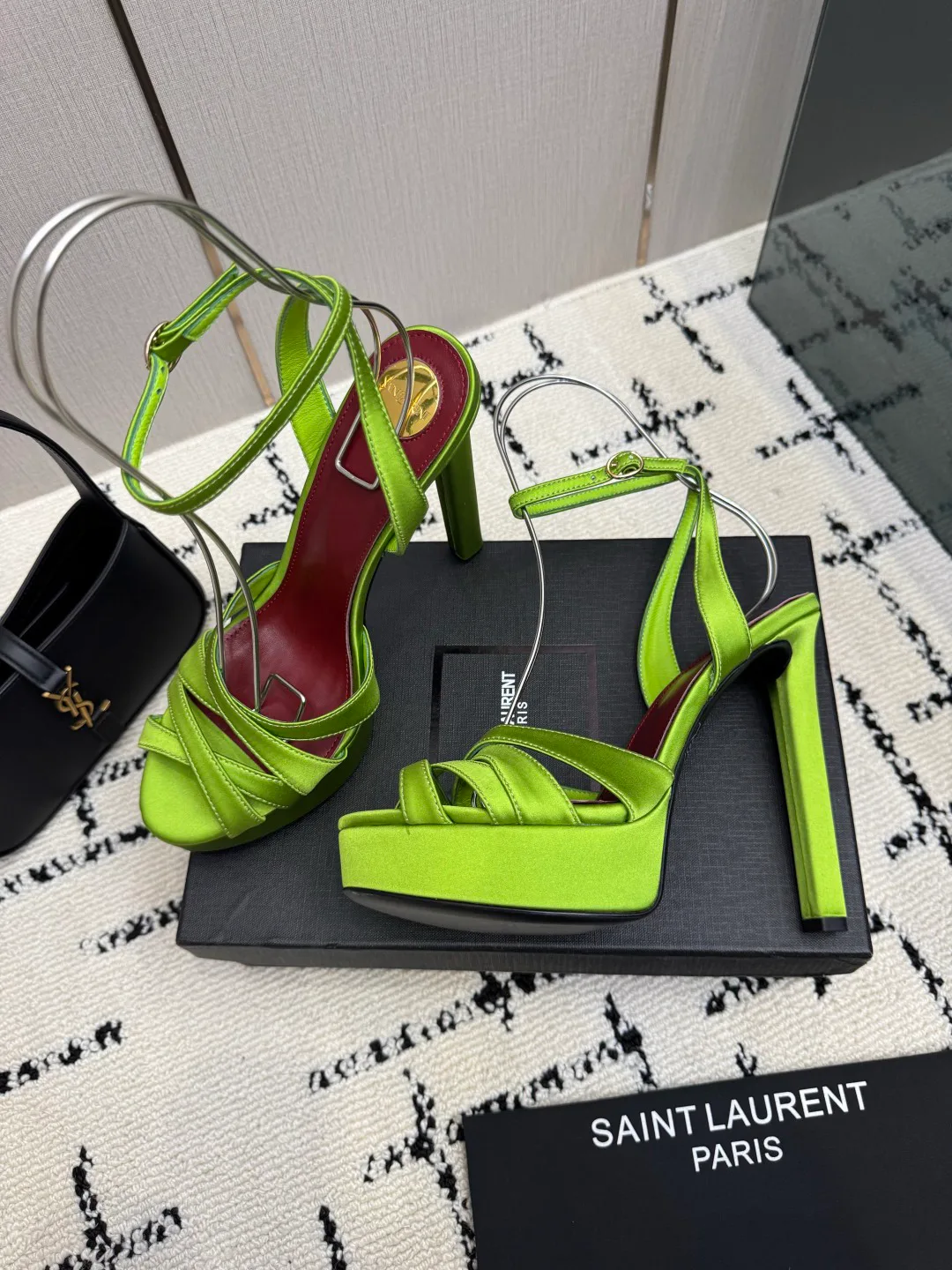 Босоножки Женские Saint Laurent 18049027