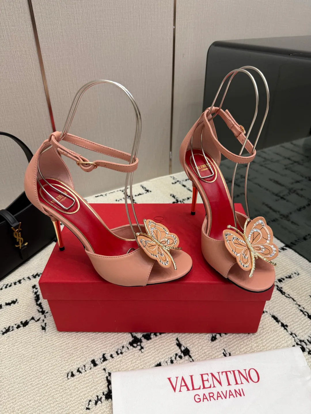 Босоножки Женские Valentino 18049036