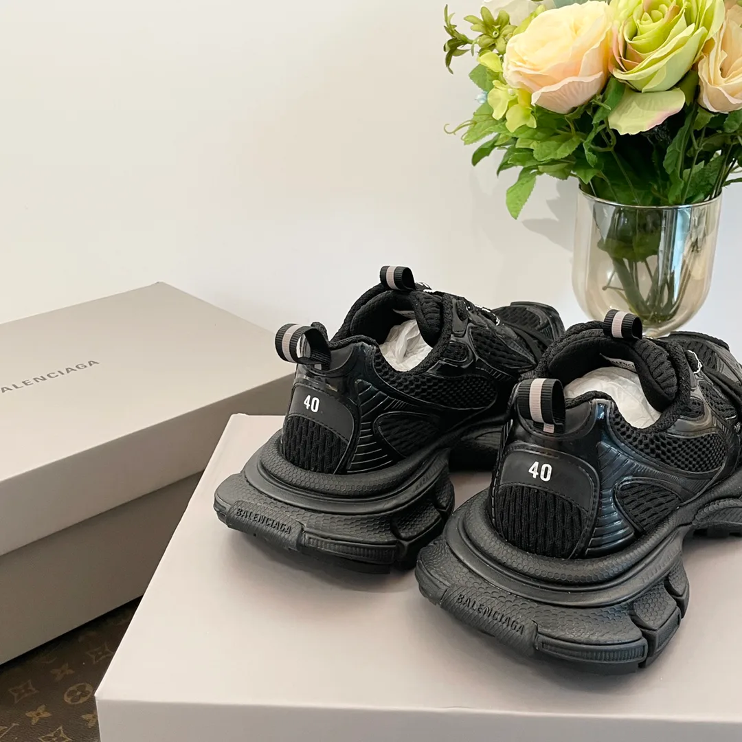 Кроссовки Женские Balenciaga 12656317