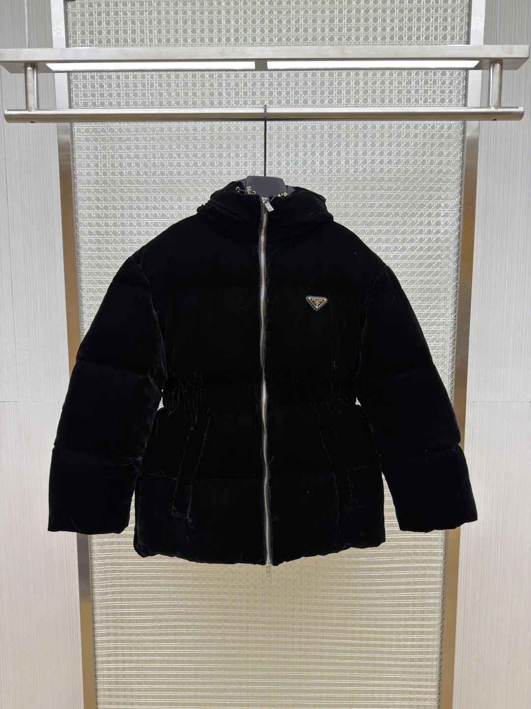 Куртки И Пуховики Женские Prada 18612866
