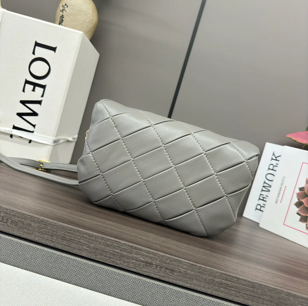 Классические Сумки Женские Loewe 6447970