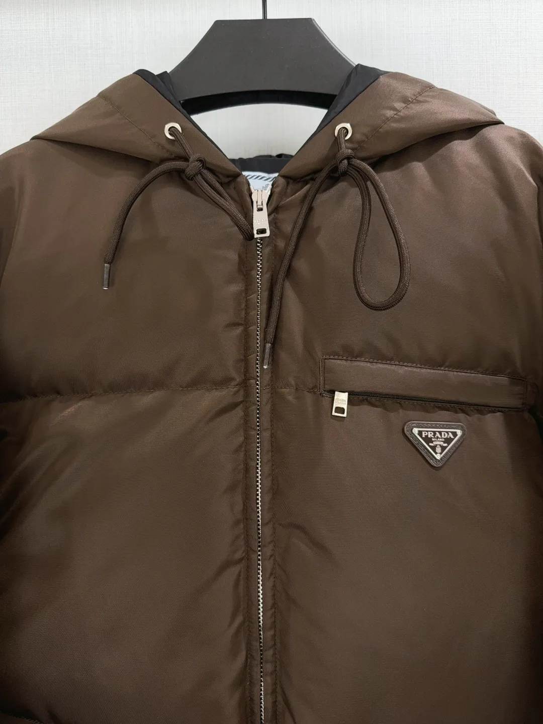 Куртки И Пуховики Женские Prada 18898479