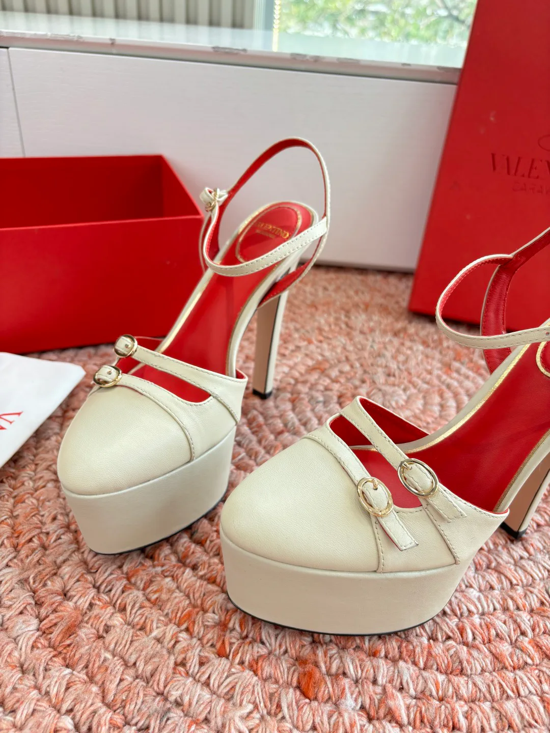 Босоножки Женские Valentino 11479968