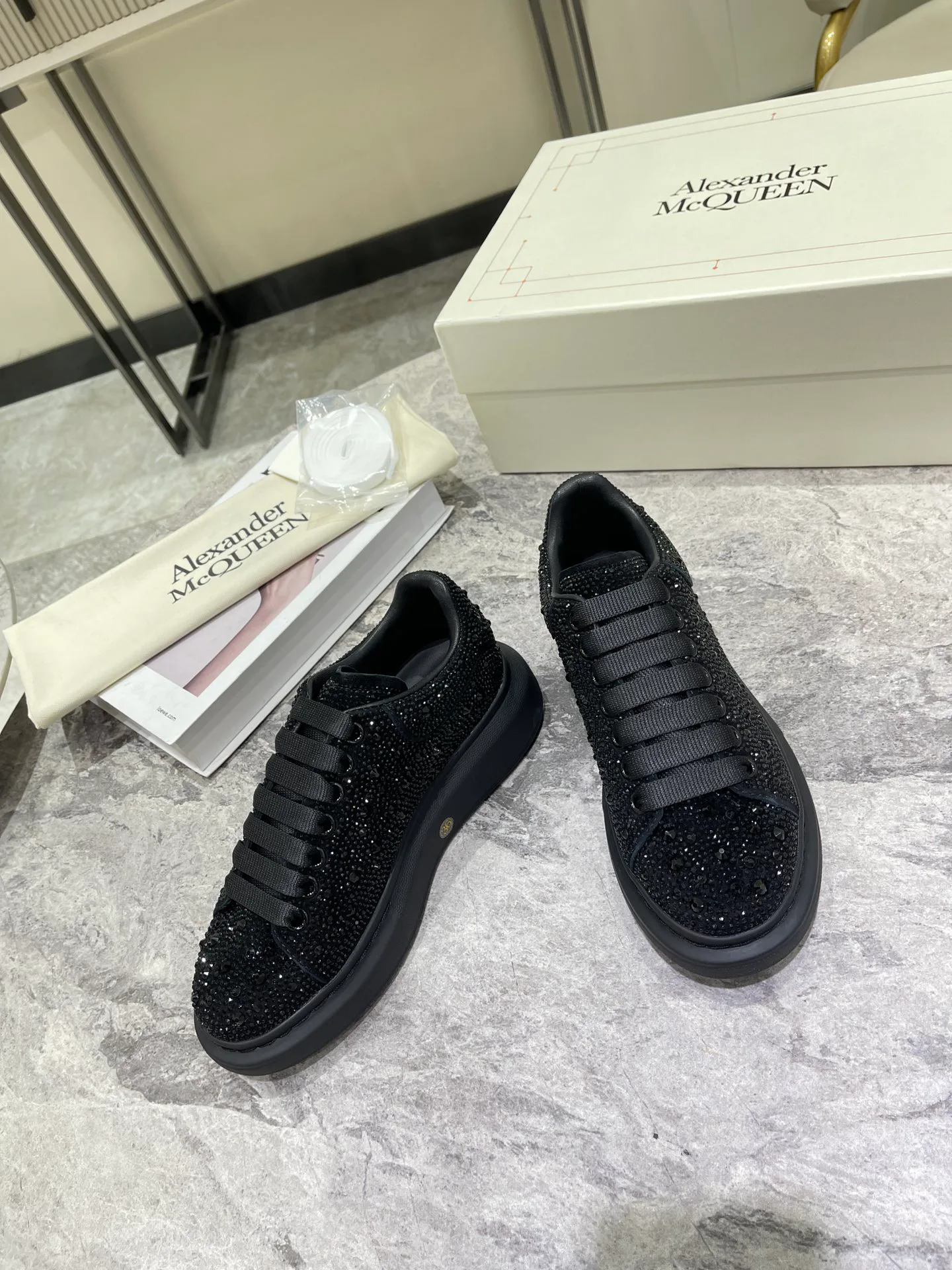 Кроссовки Женские Alexander Mcqueen 3446193