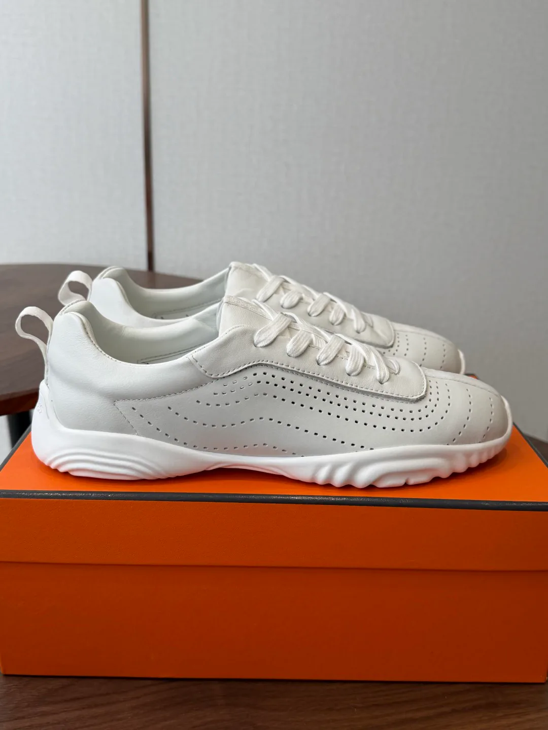 Кроссовки Женские Hermes 17128301