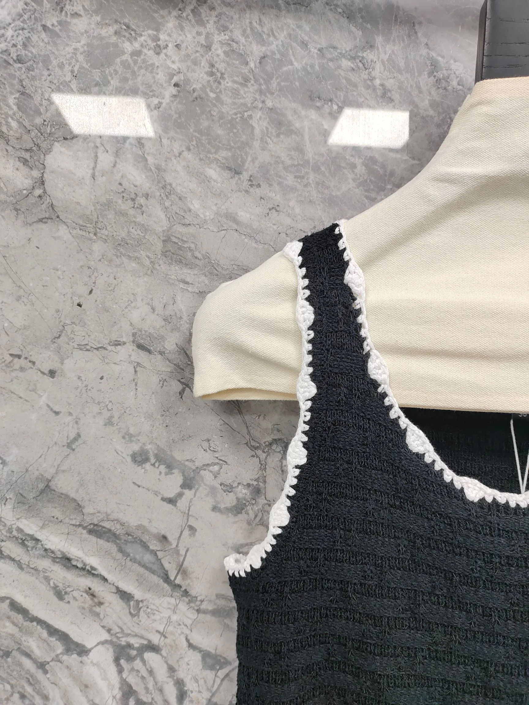 Жилеты Женские Chanel 10035989