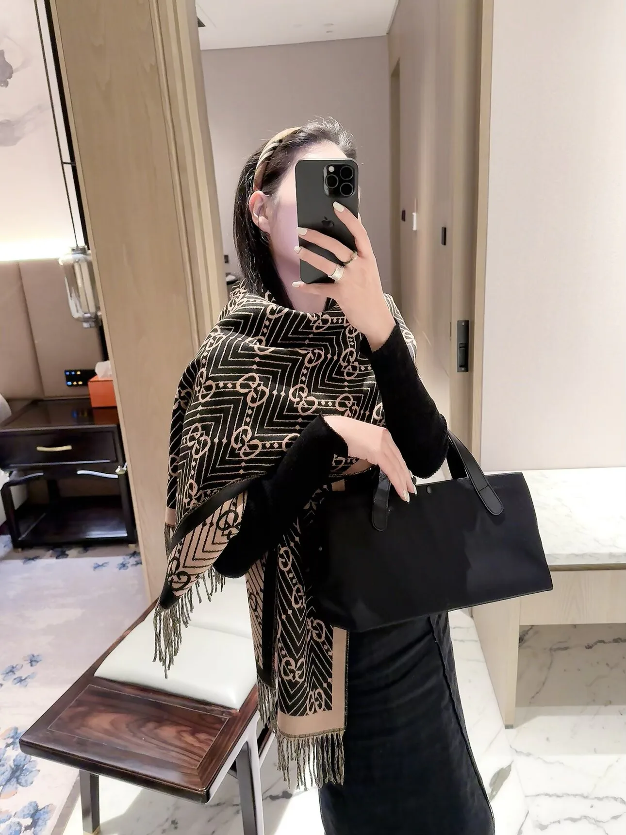 Шарфы Gucci 18377536