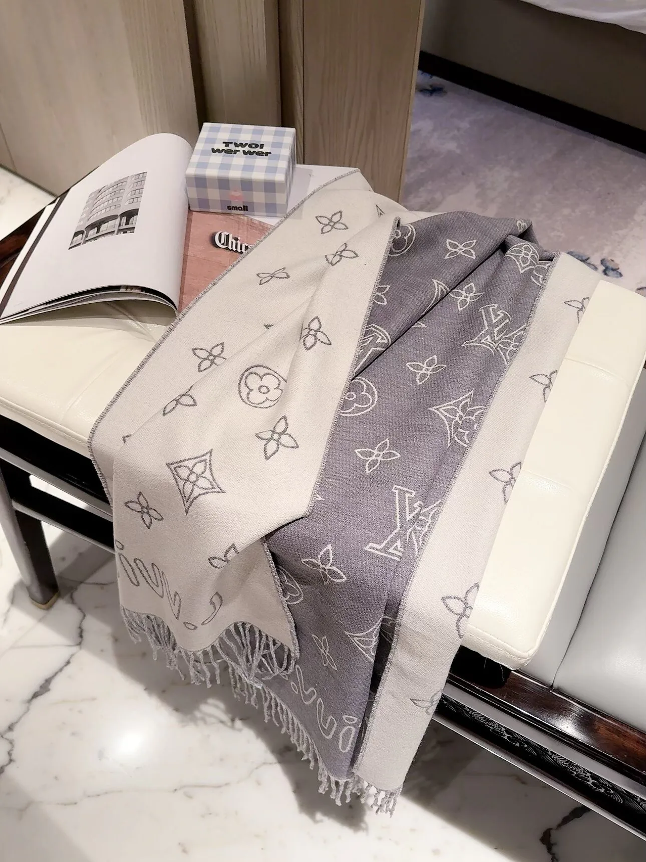 Шарфы Louis Vuitton 18377557
