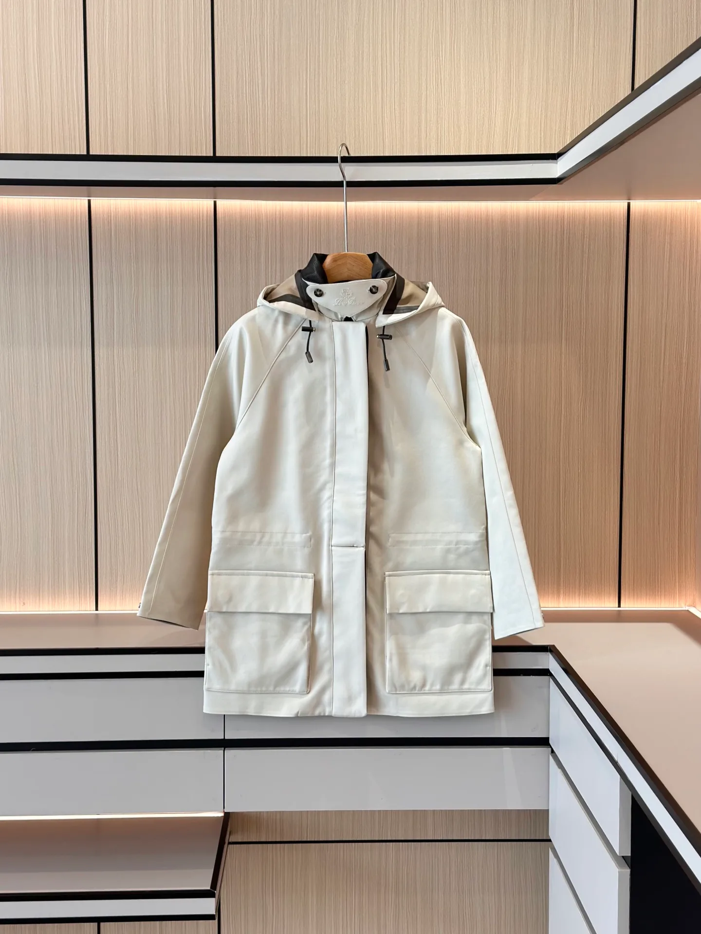 Куртки И Пуховики Женские Loro Piana 18197641