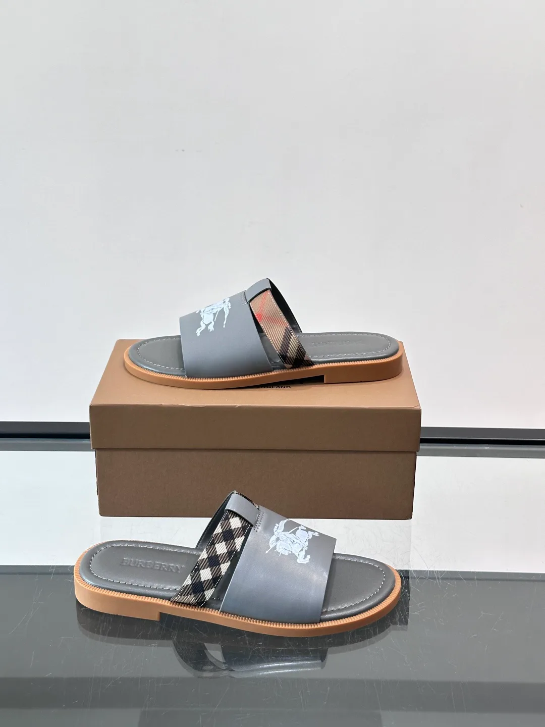 Сандалии Мужские Burberry 13546929