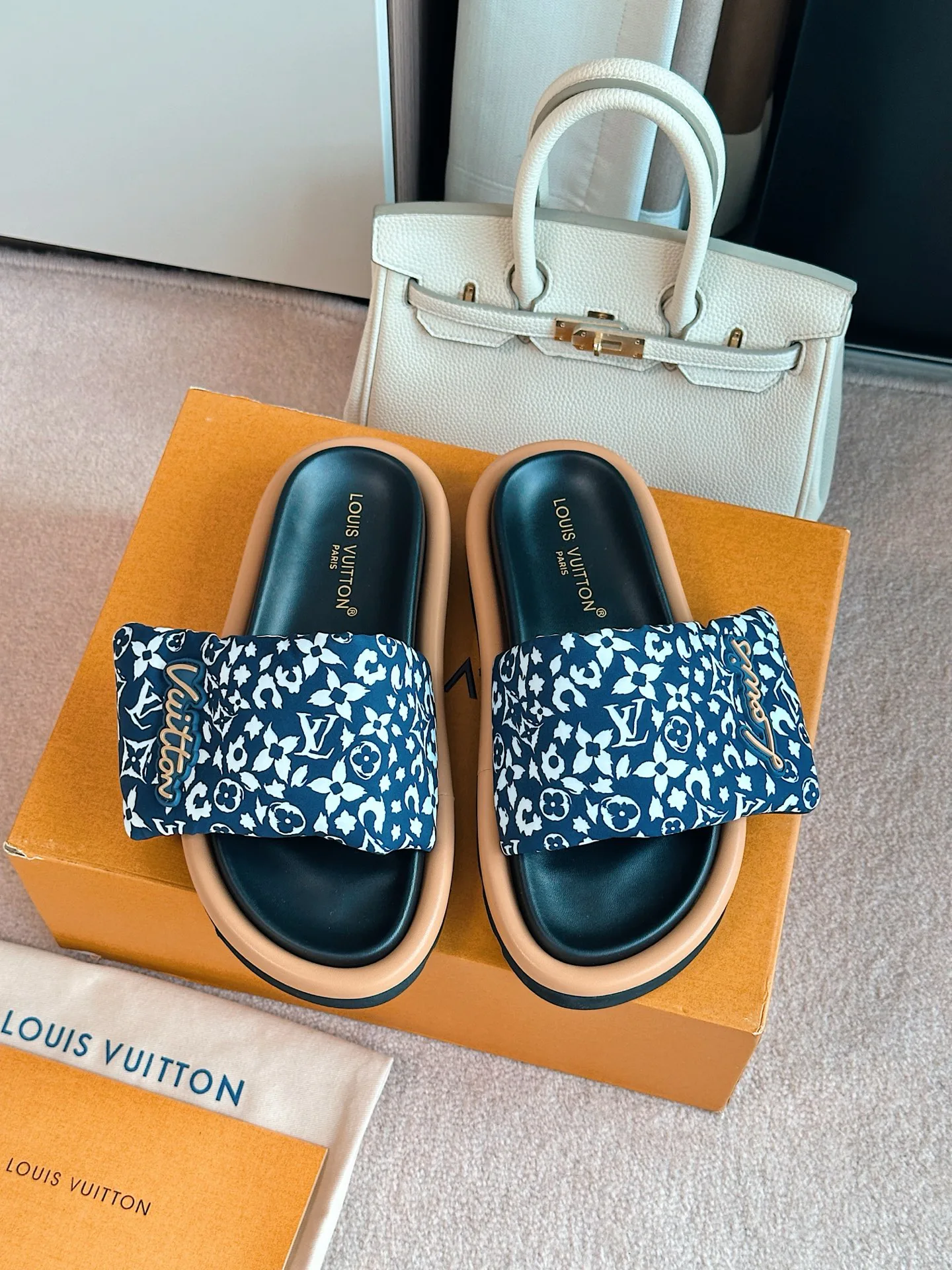 Шлепанцы Женские Louis Vuitton 14335146