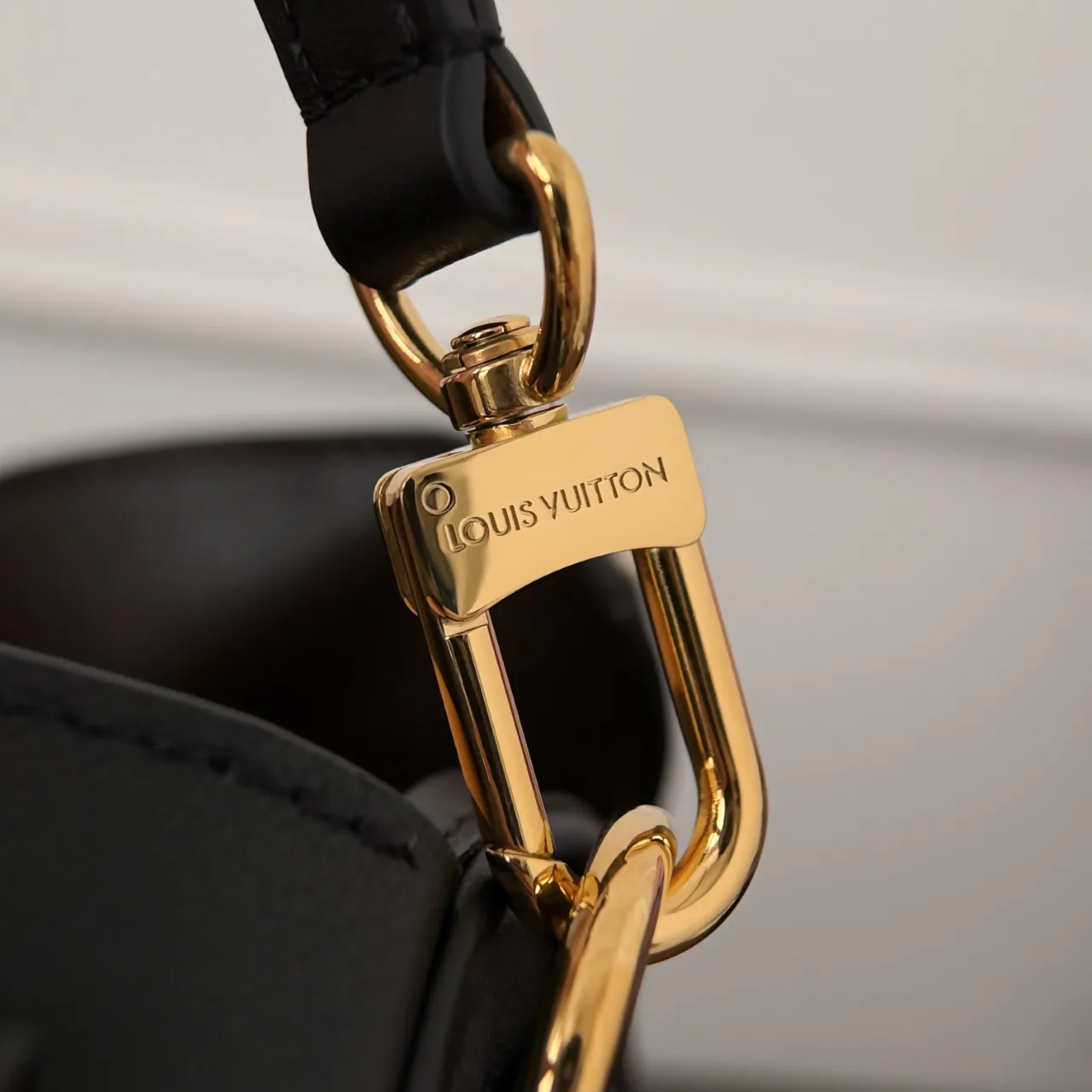 Классические Сумки Женские Louis Vuitton 17973445