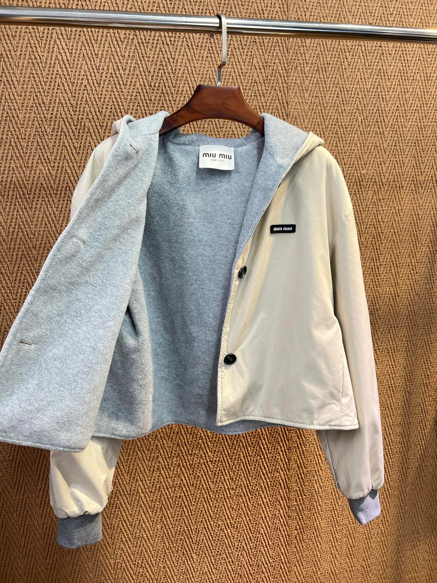 Куртки И Пуховики Женские Miu Miu 18324213