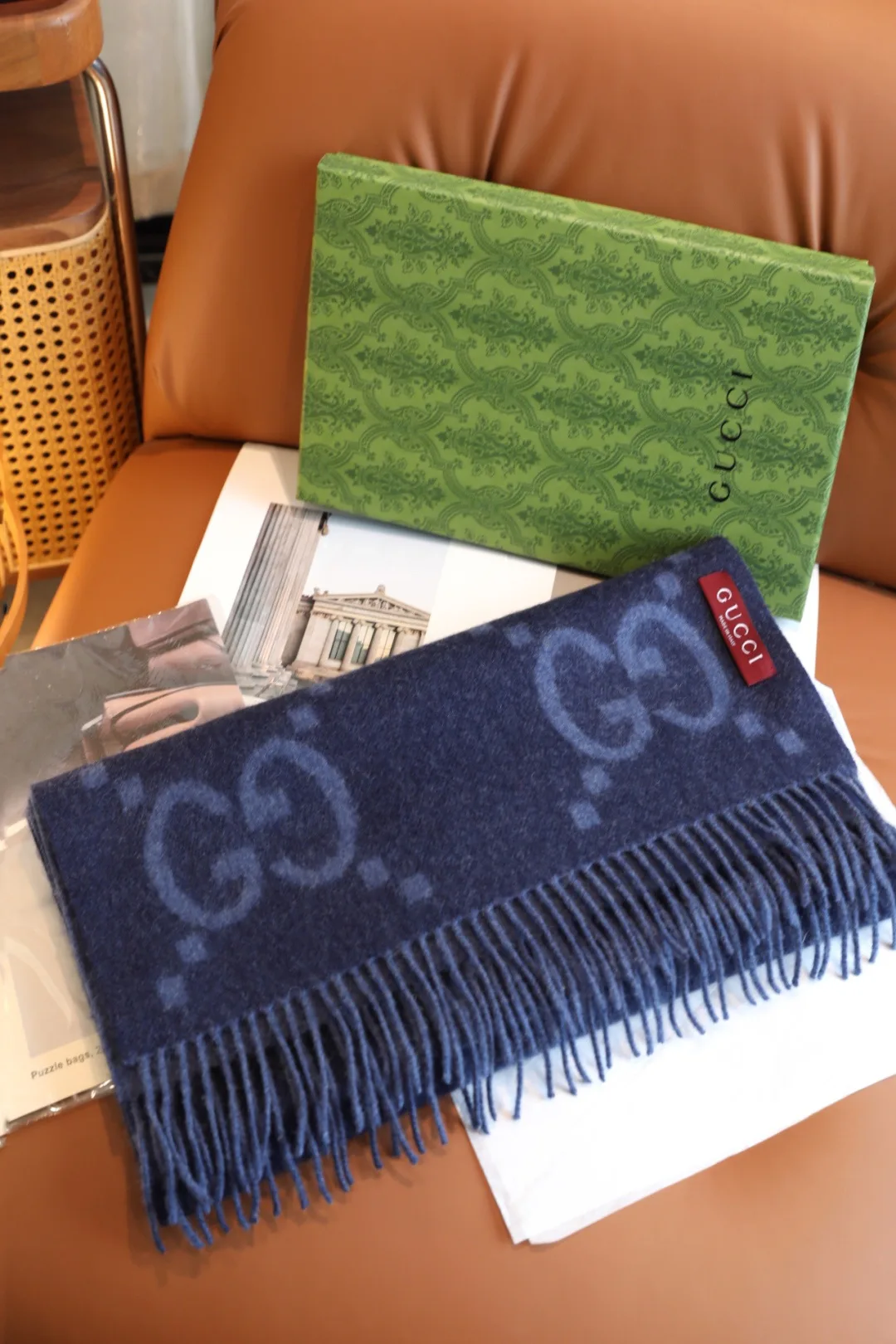 Шарфы Gucci 18265972