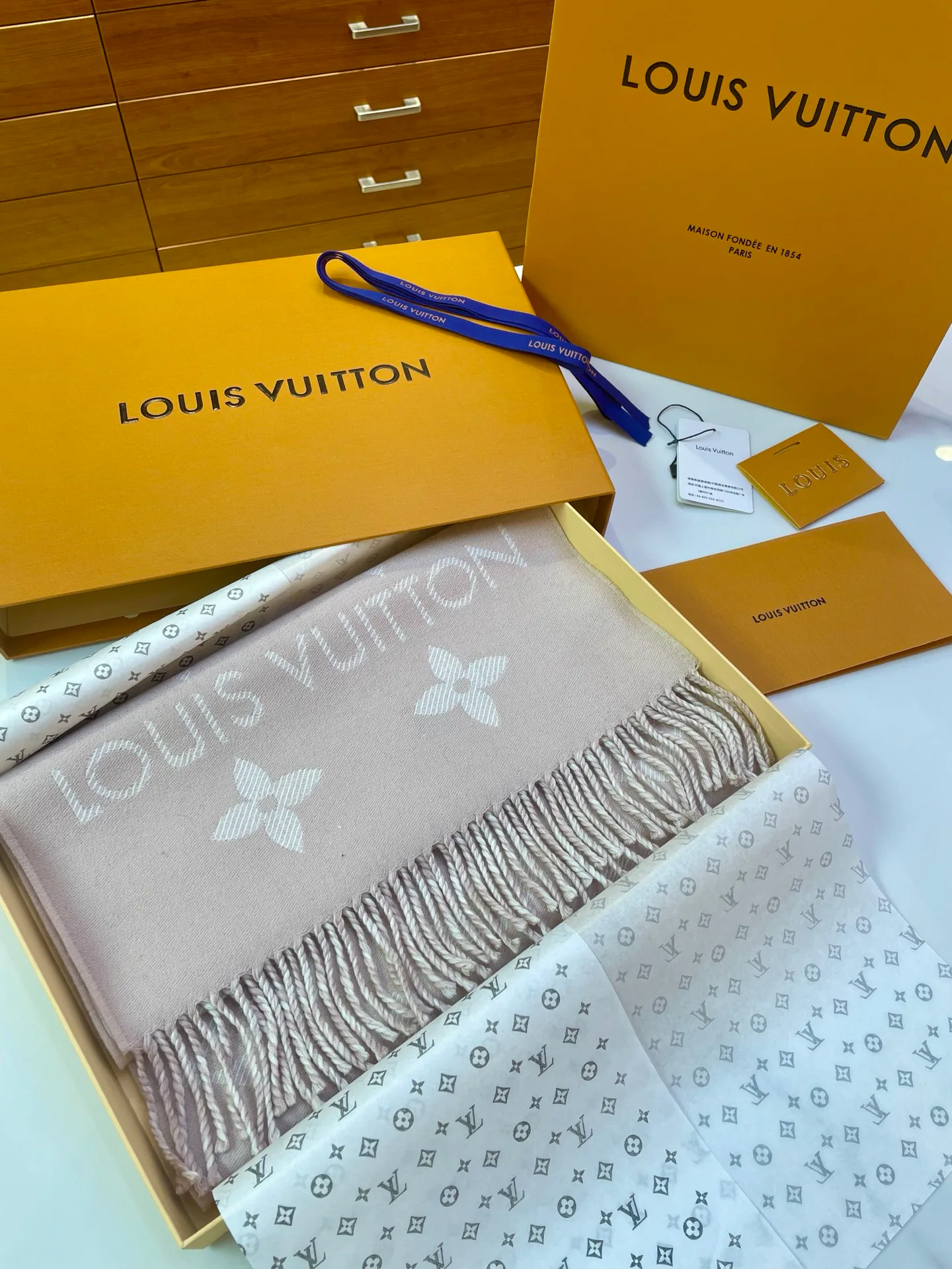 Шарфы Louis Vuitton 3881131