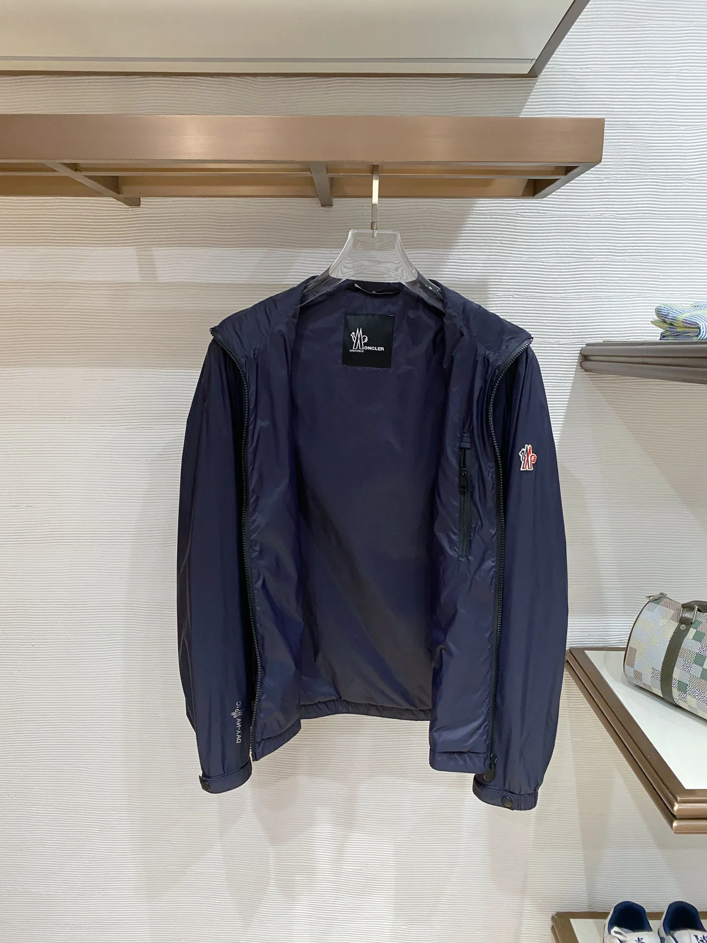 Куртки И Пуховики Мужские Moncler 5059697