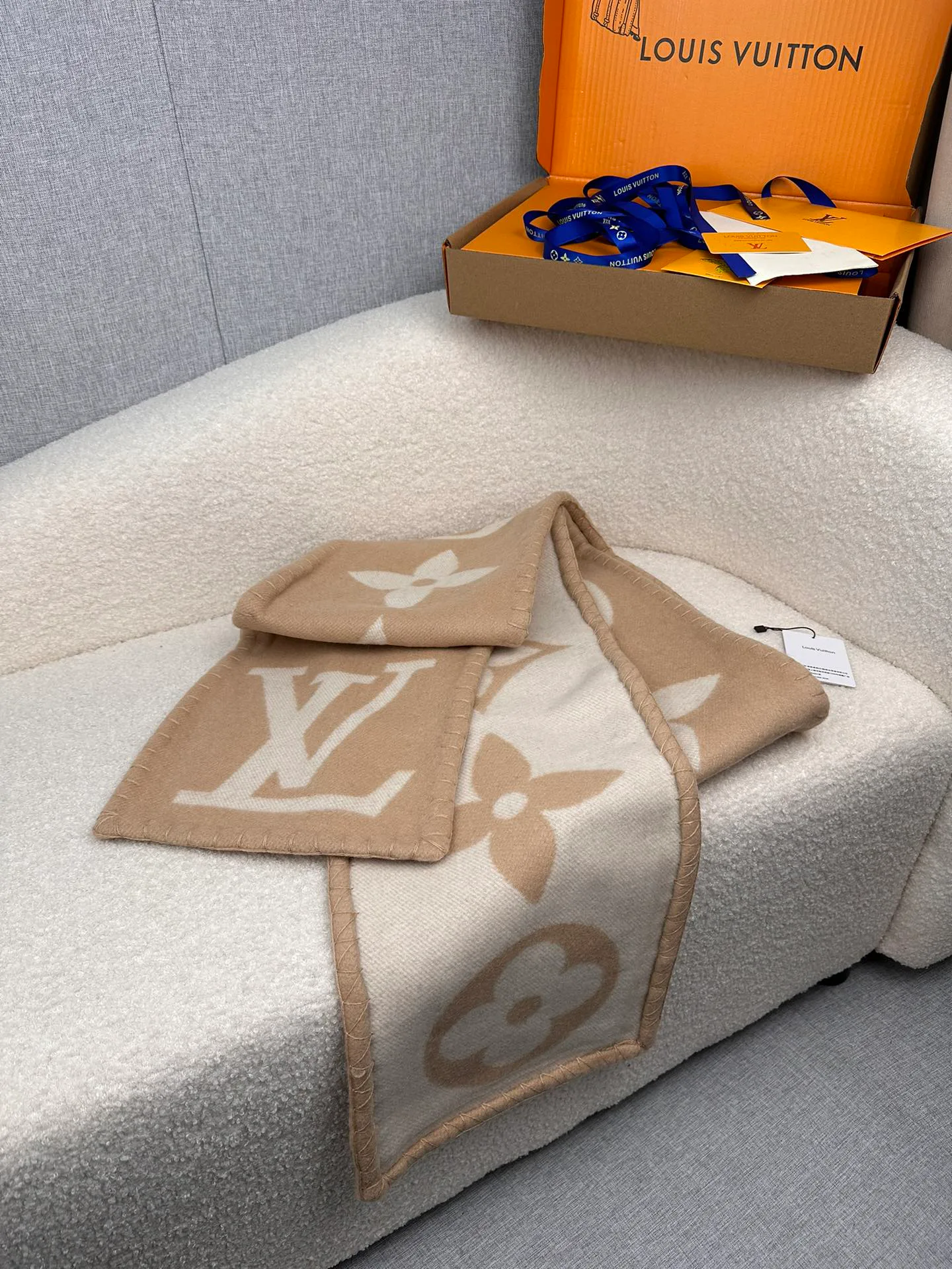 Шарфы Louis Vuitton 262359