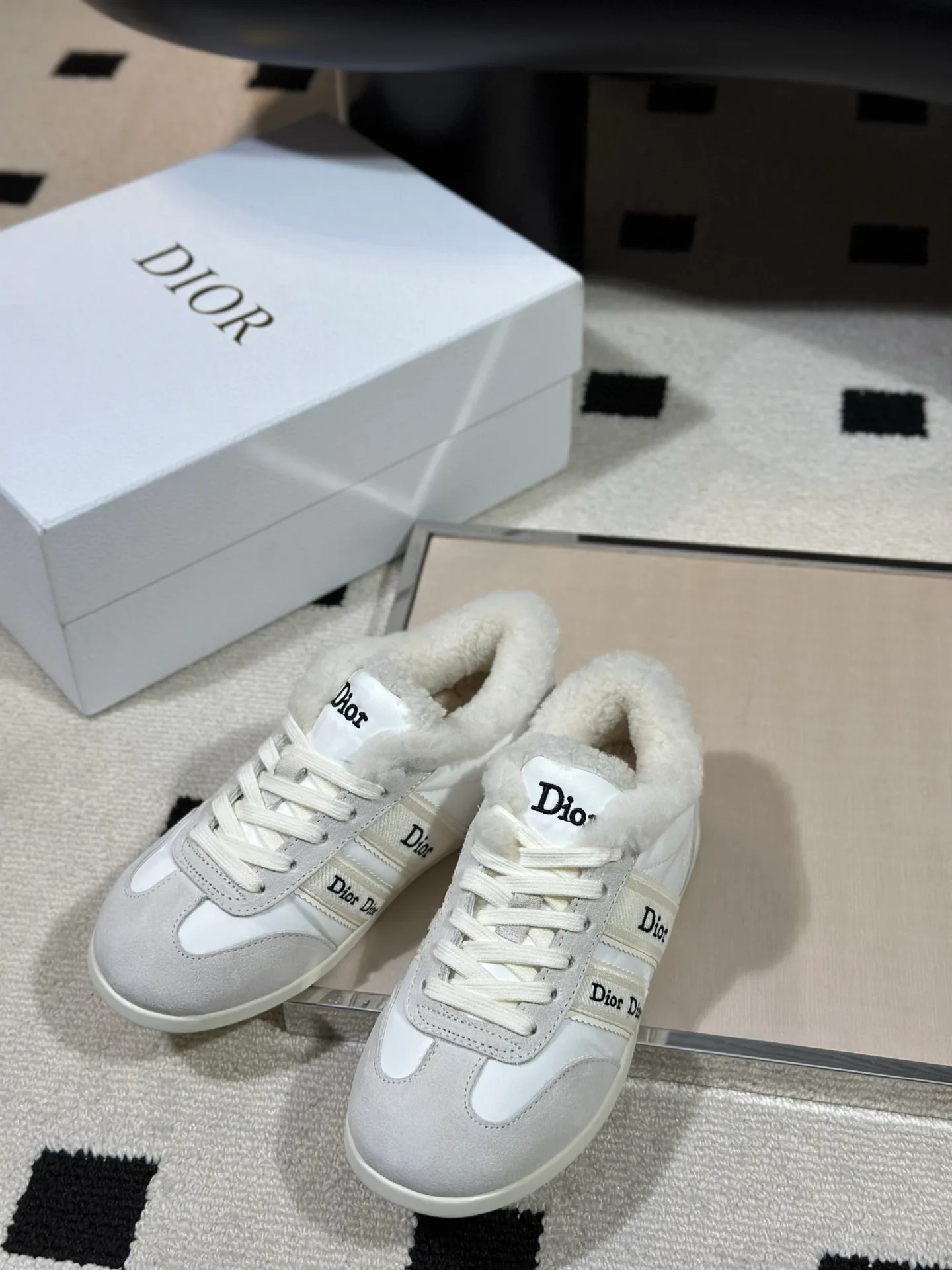 Кроссовки Женские Christian Dior 18366779