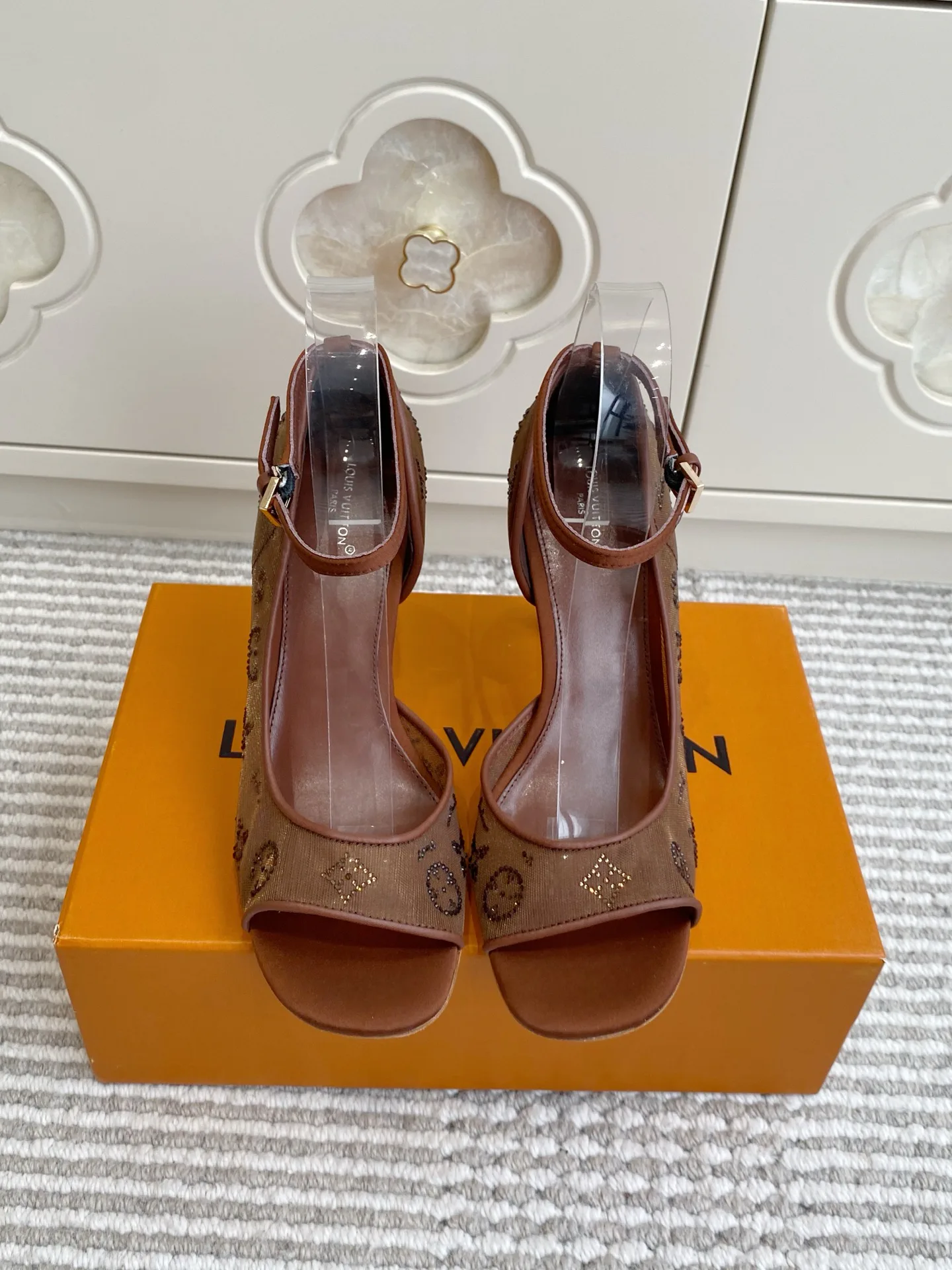 Босоножки Женские Louis Vuitton 12779846