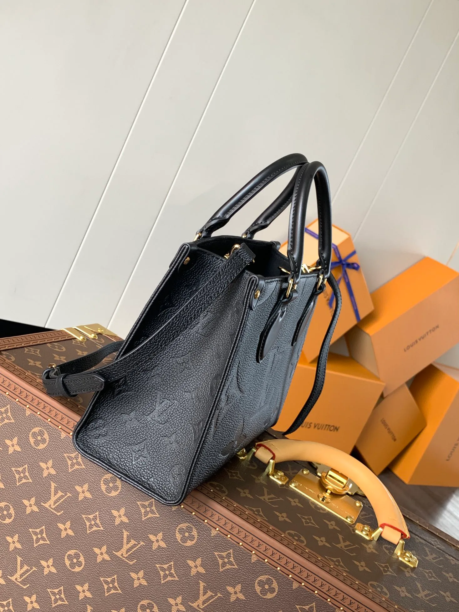 Классические Сумки Женские Louis Vuitton 18148122