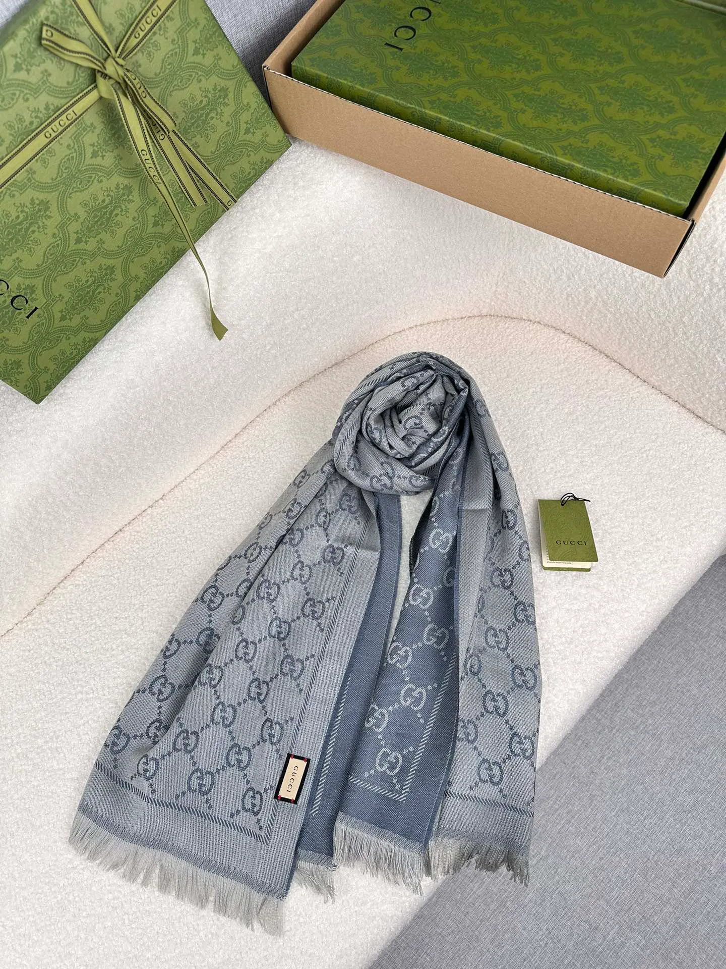 Шарфы Gucci 752750