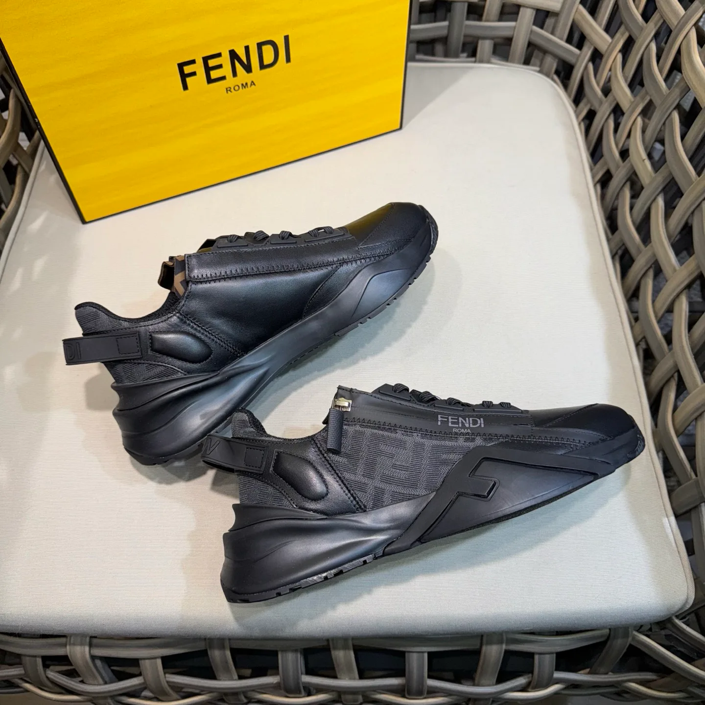 Кроссовки Мужские Fendi 33149
