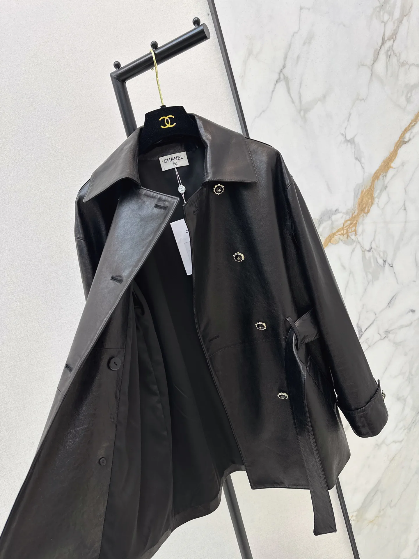 Кожаные Куртки И Дублёнки Женские Chanel 18253120