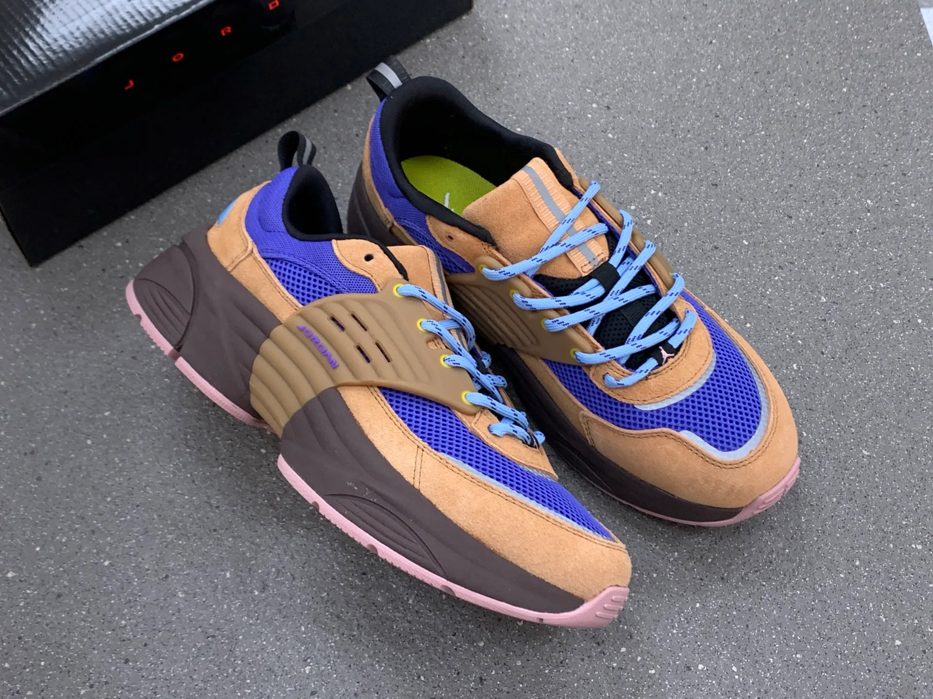 Кроссовки Женские Air Jordan 1261111