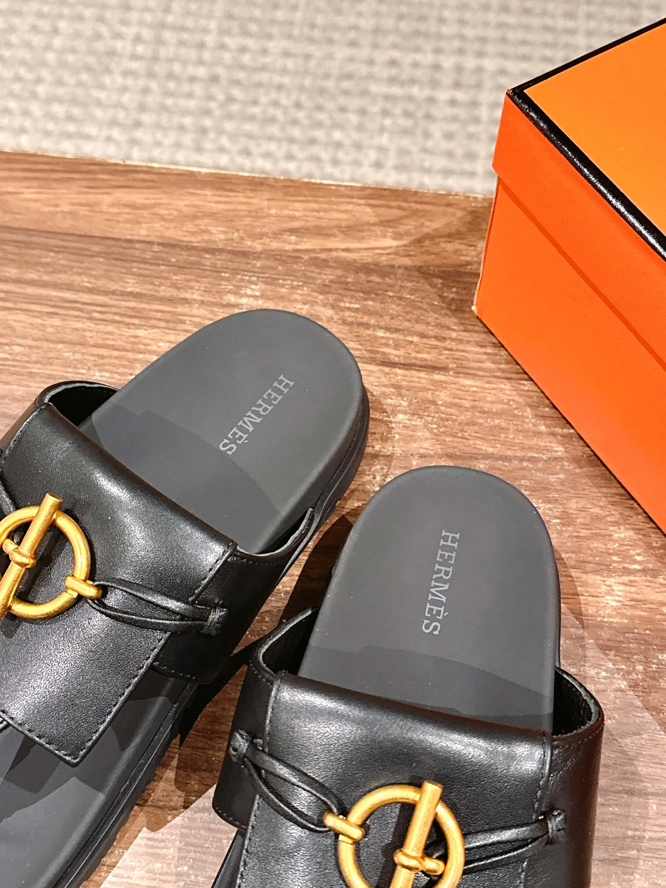 Шлепанцы Женские Hermes 36375