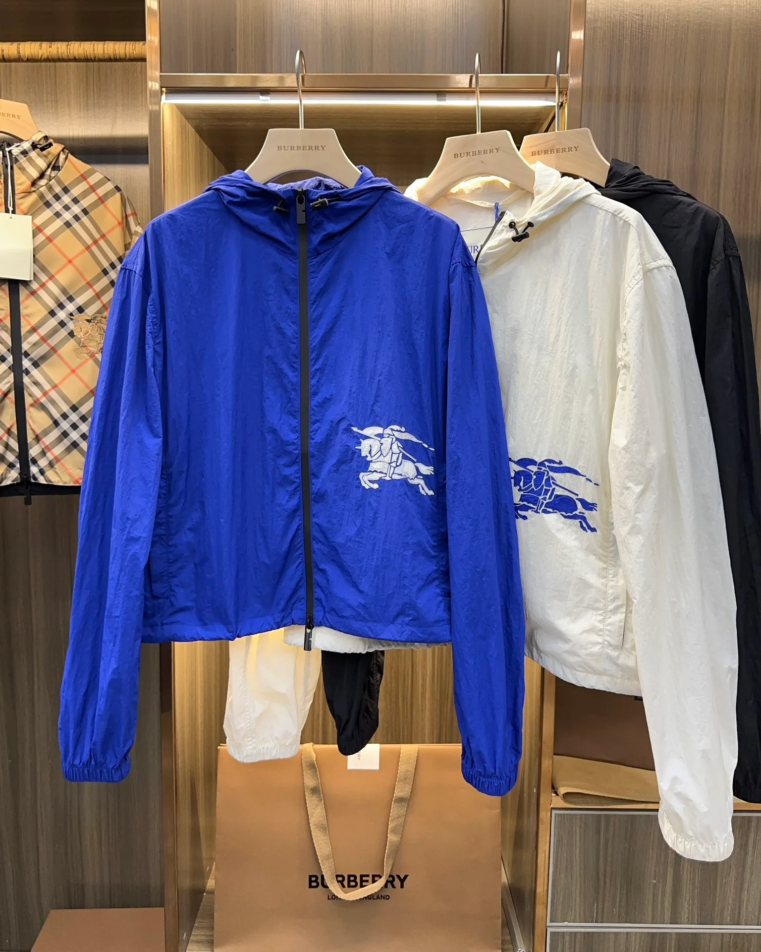 Куртки И Пуховики Женские Burberry 12778520