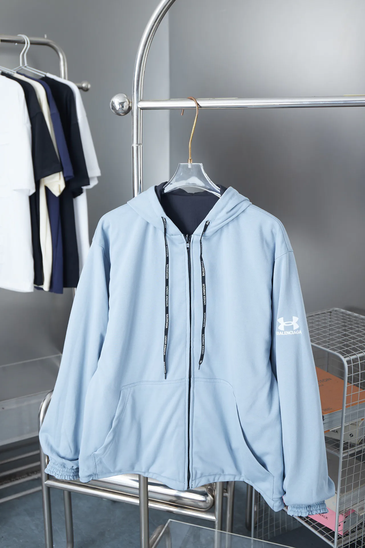Куртки И Пуховики Мужские Balenciaga 13727076