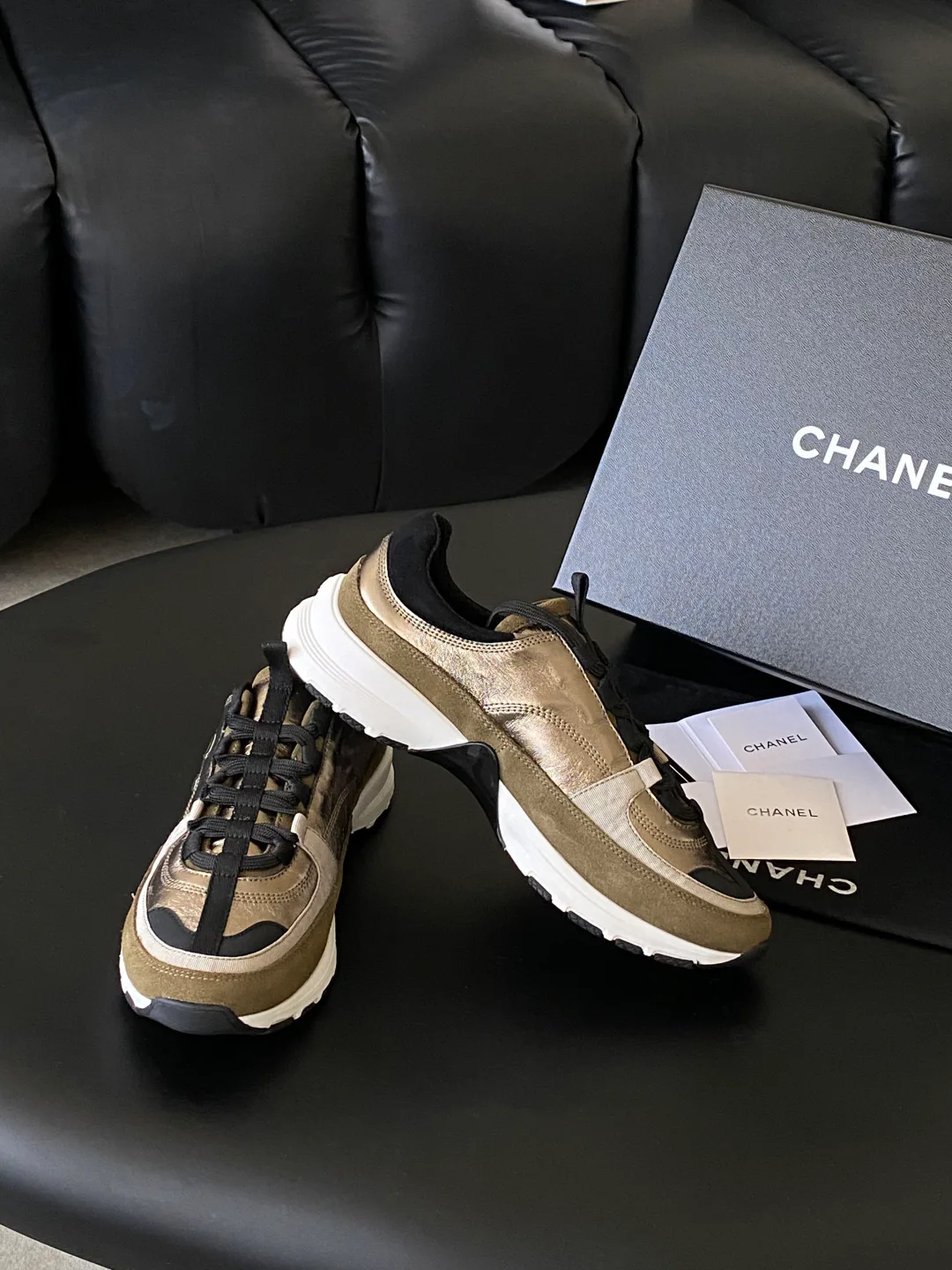 Кроссовки Женские Chanel 19044368