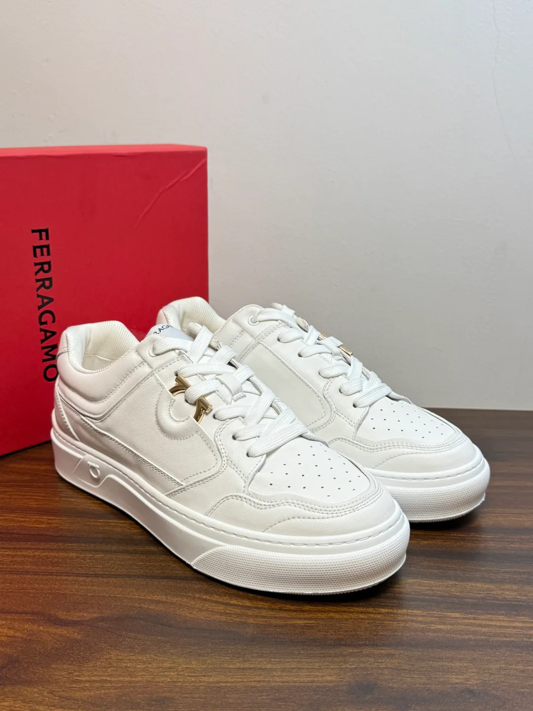 Кроссовки Мужские Salvatore Ferragamo 19623435