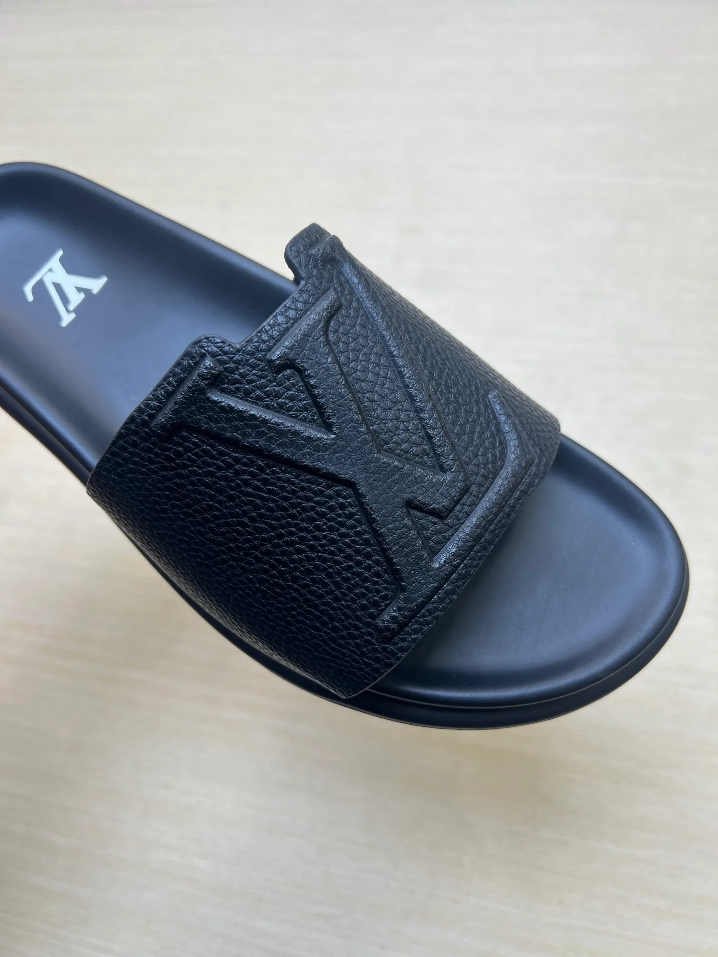 Шлепанцы Мужские Louis Vuitton 11550439