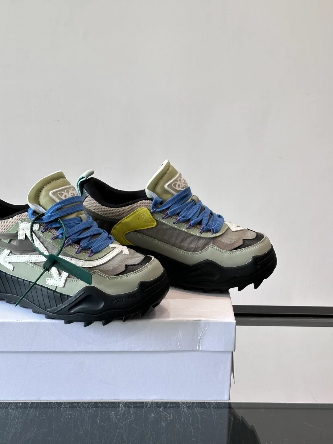 Кроссовки Женские Off-White 17689336