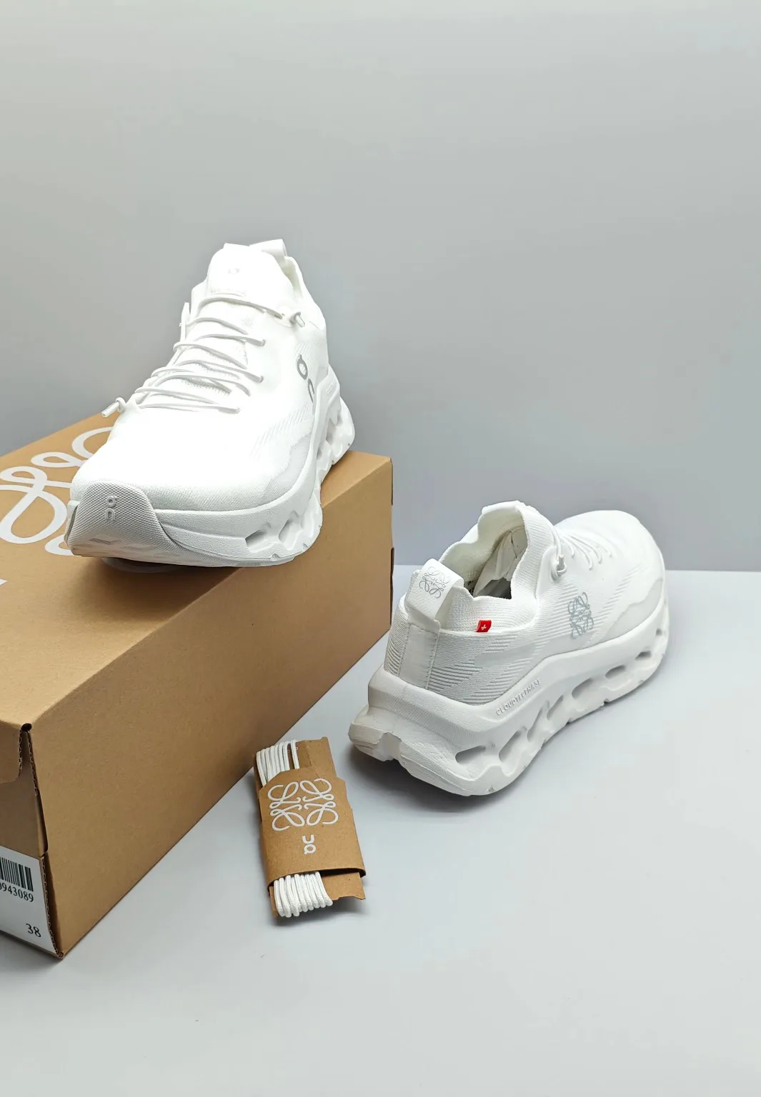 Кроссовки Женские Loewe 13193969