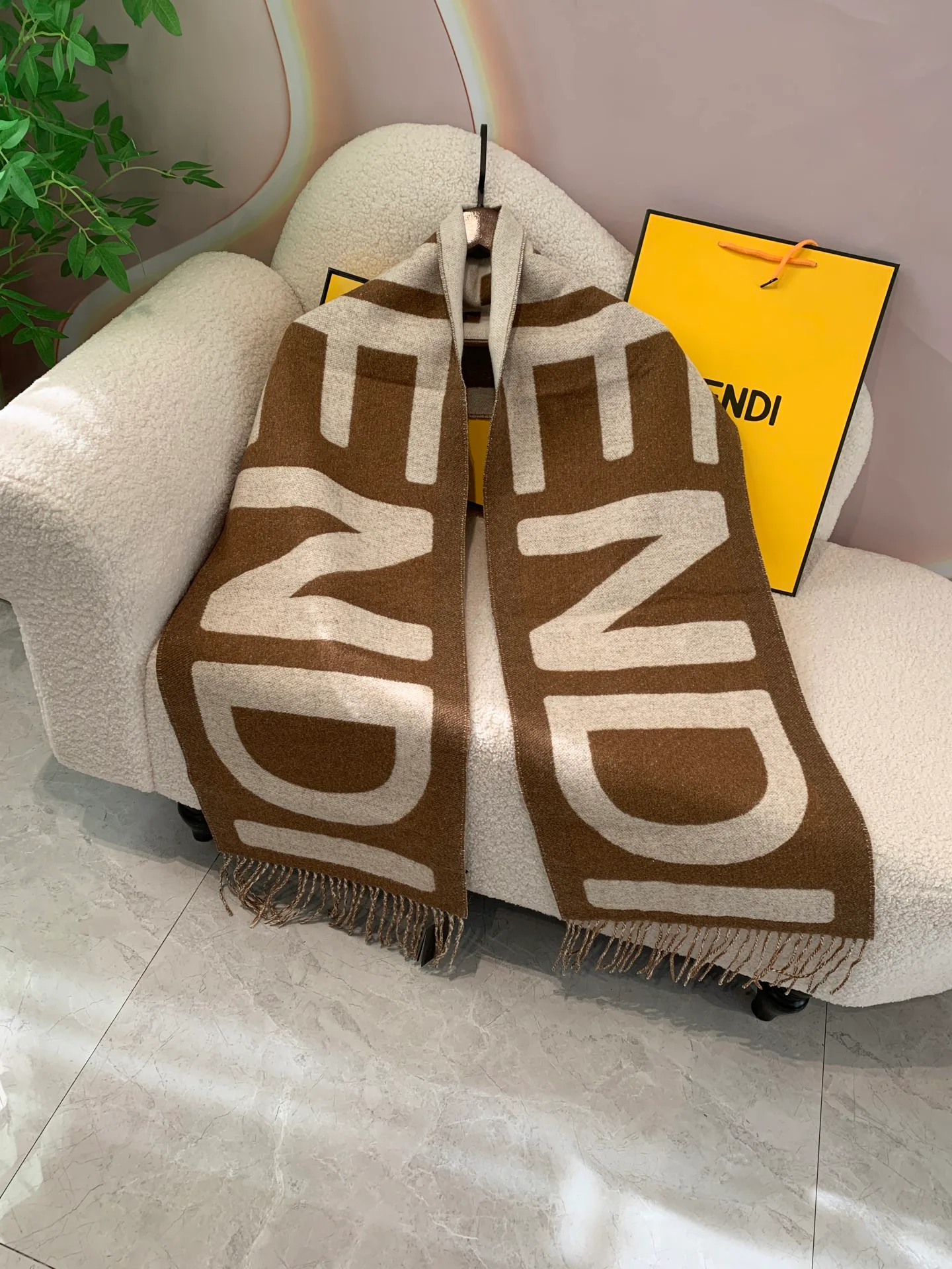 Шарфы Fendi 1437076