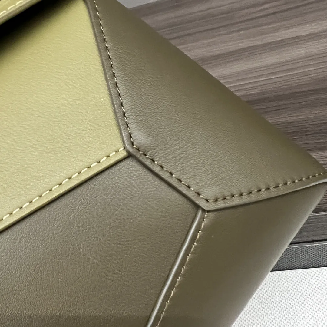 Классические Сумки Женские Loewe 11699893