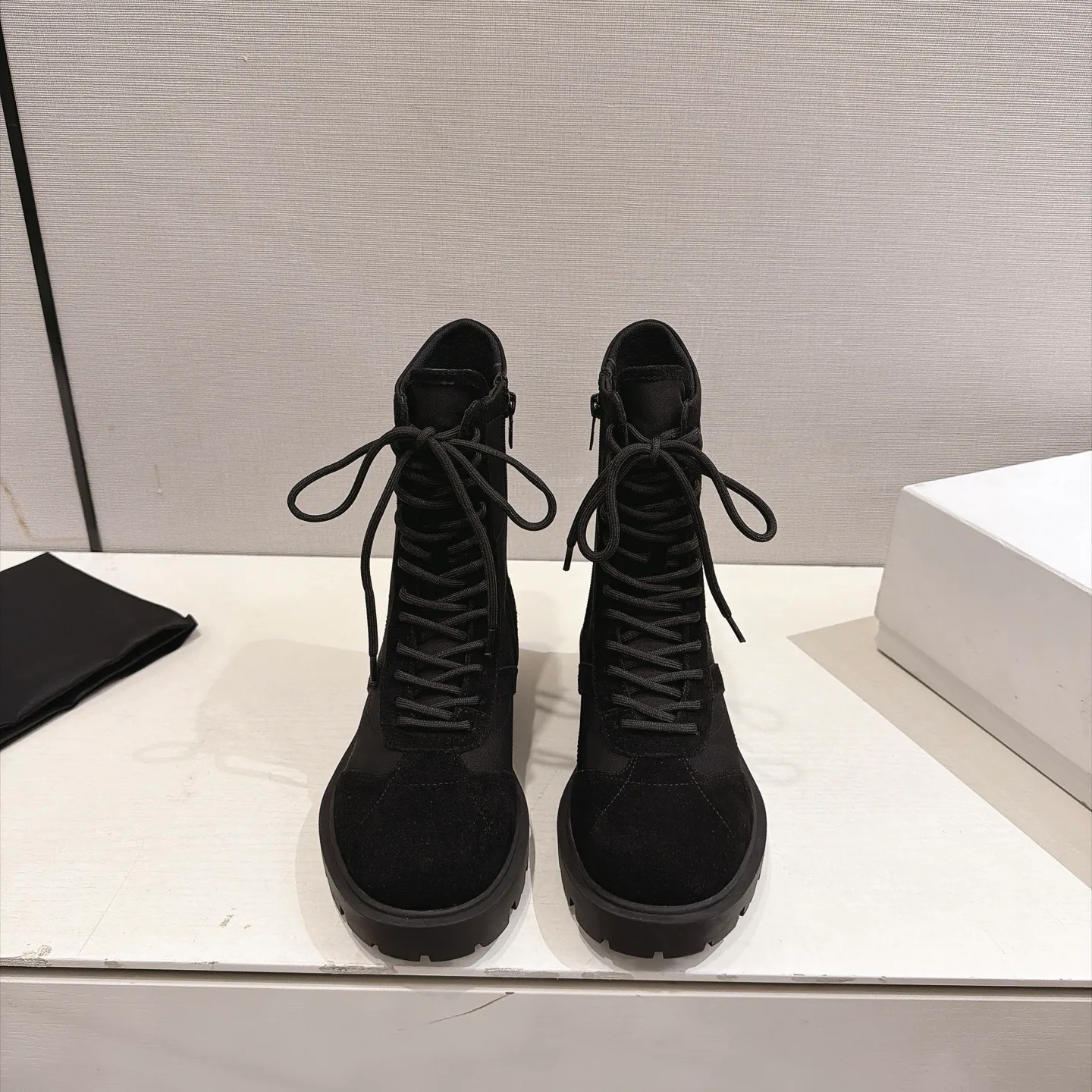 Ботинки Женские Celine 18354609