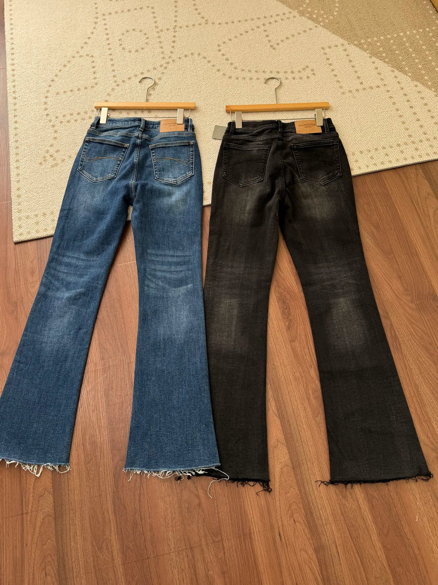 Джинсы Женские Balenciaga 696873