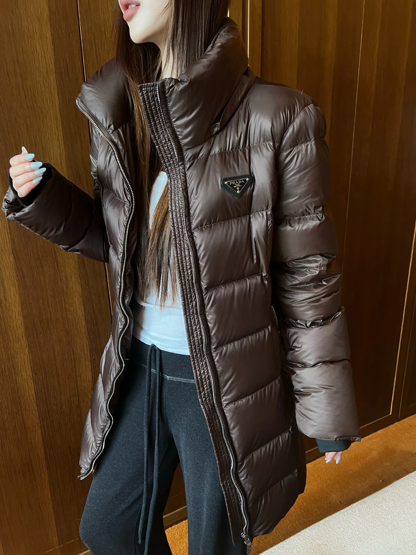 Куртки И Пуховики Женские Prada 18576958