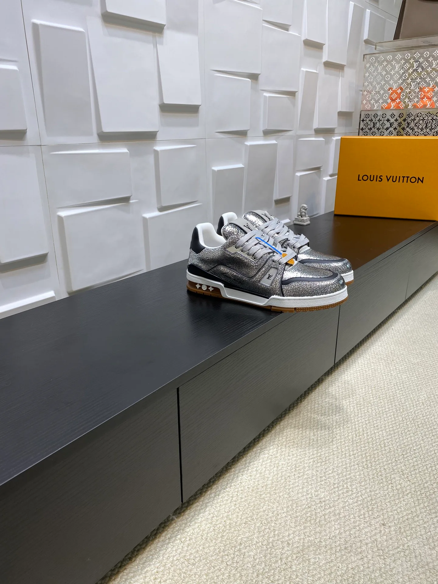 Кроссовки Женские Louis Vuitton 11437277