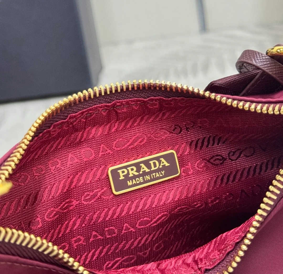 Сумки На Ремне Женские Prada 11627366