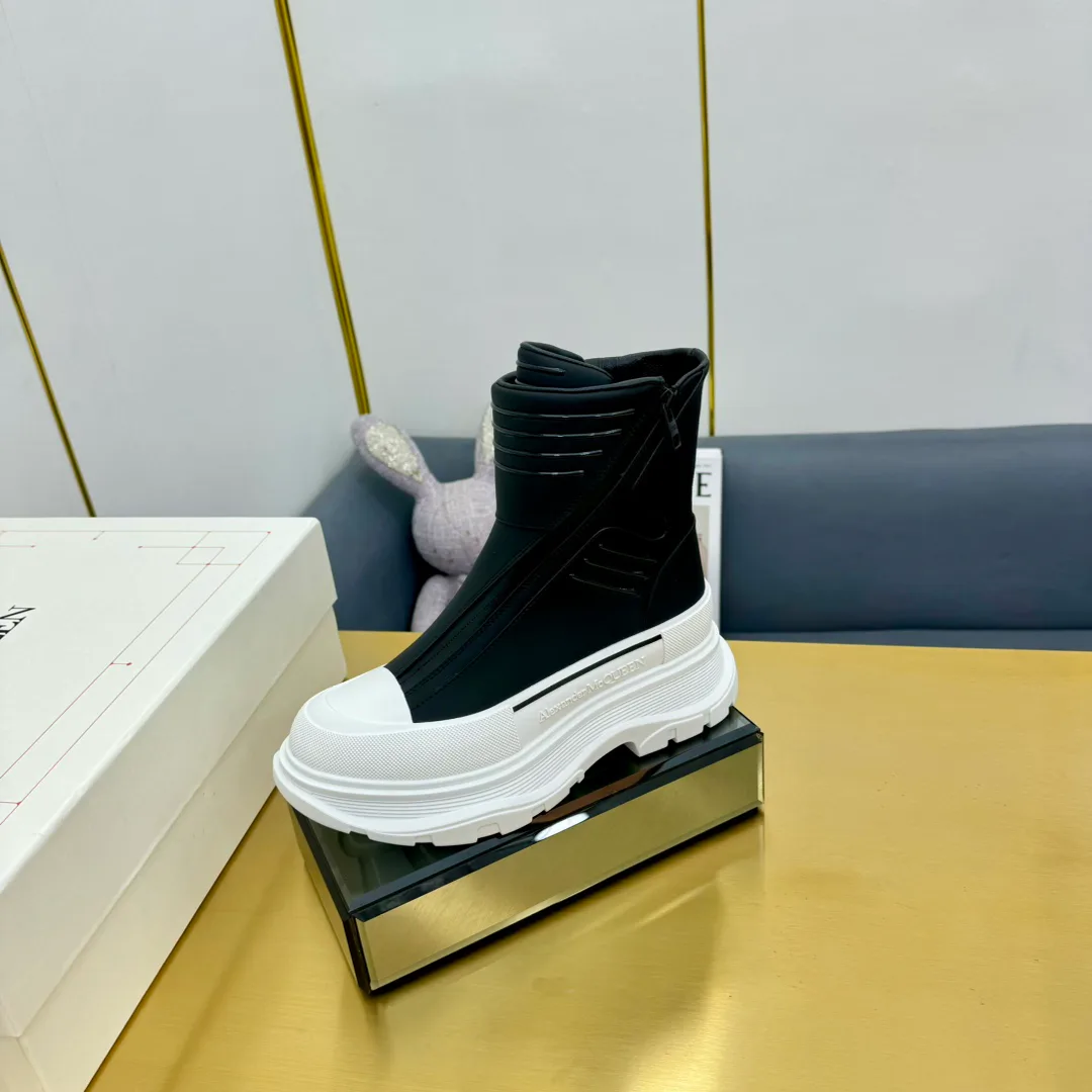 Кроссовки Женские Alexander Mcqueen 18397481