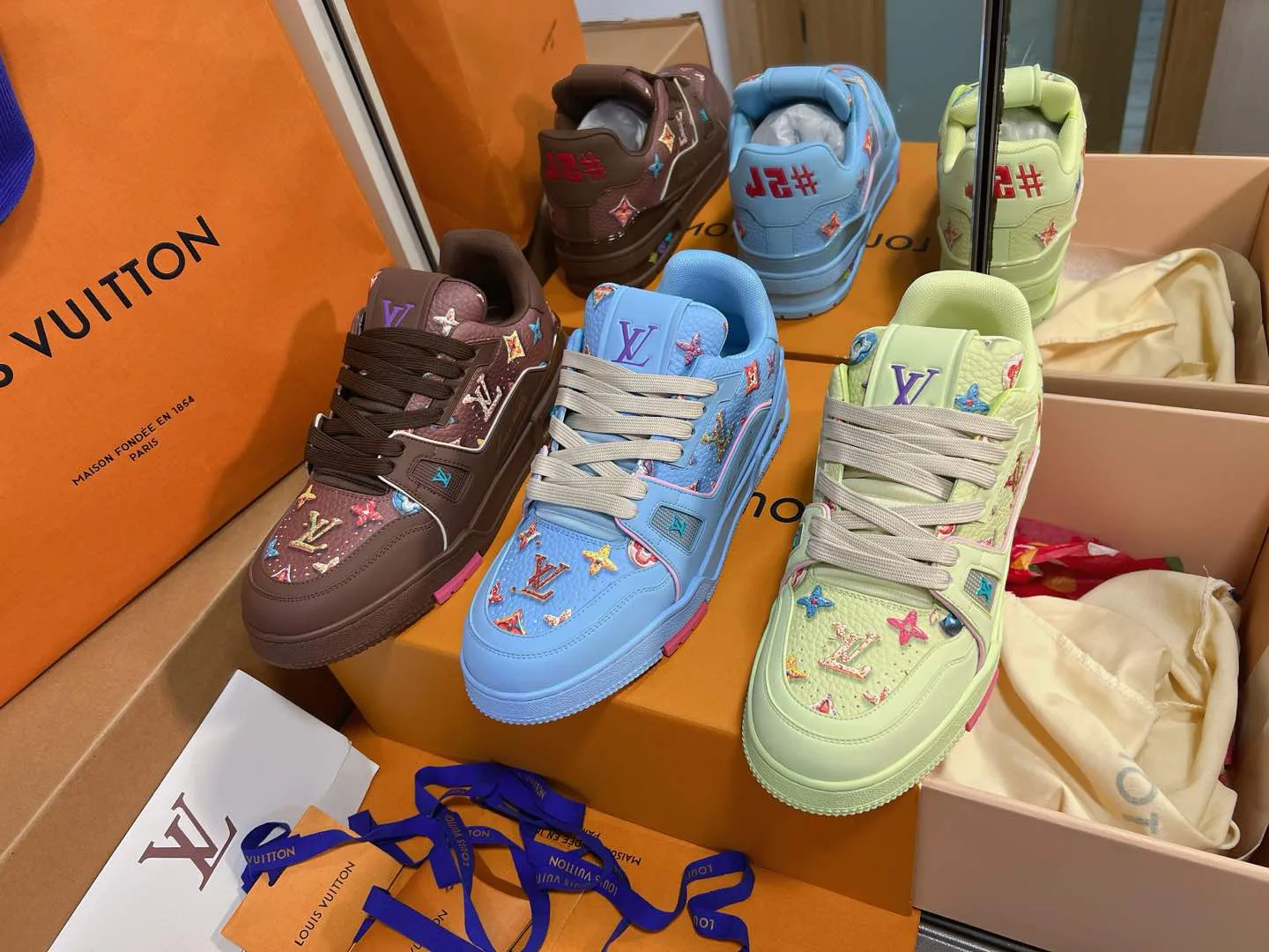 Кроссовки Женские Louis Vuitton 11696538