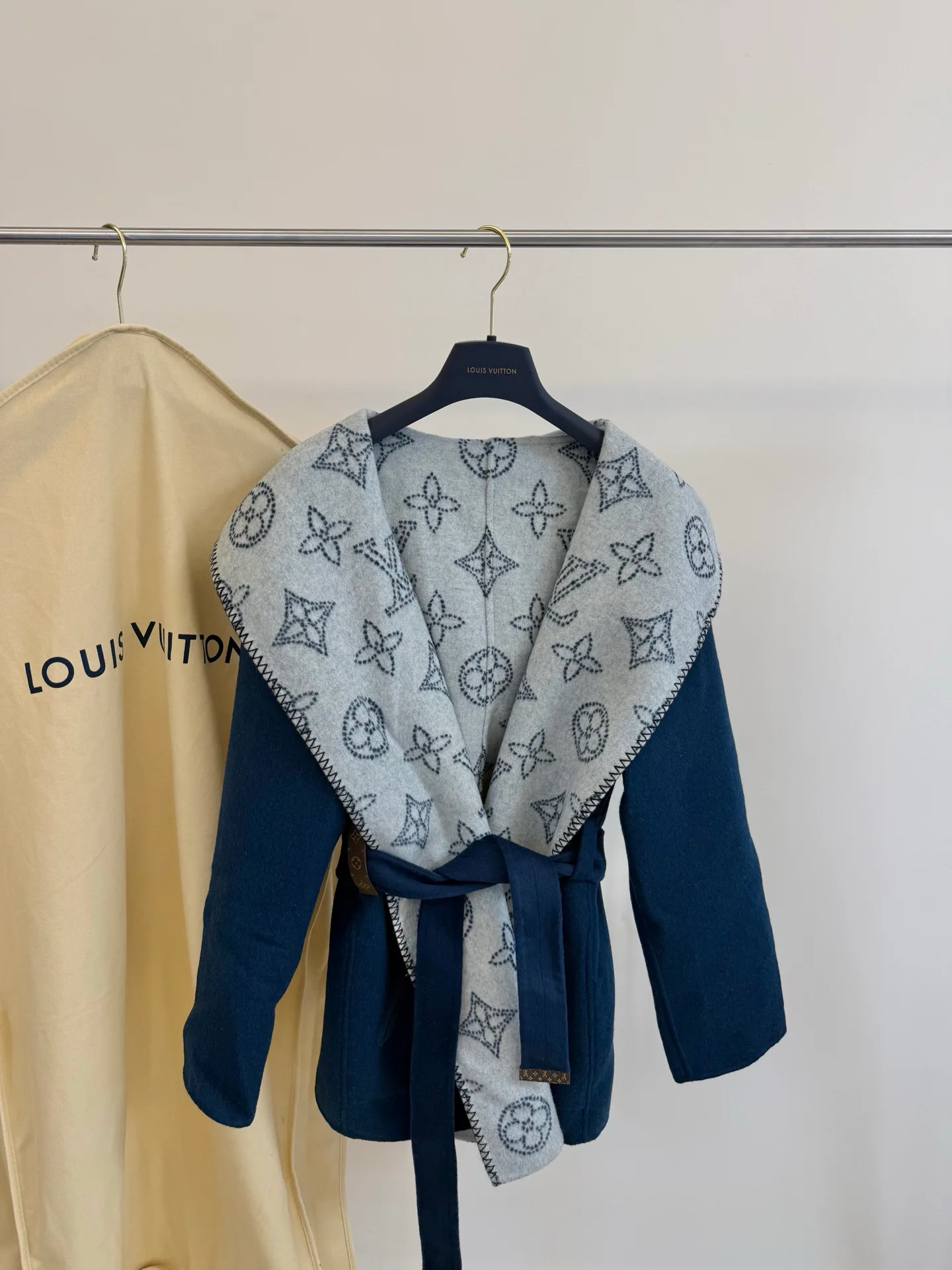 Пальто Женские Louis Vuitton 18601493