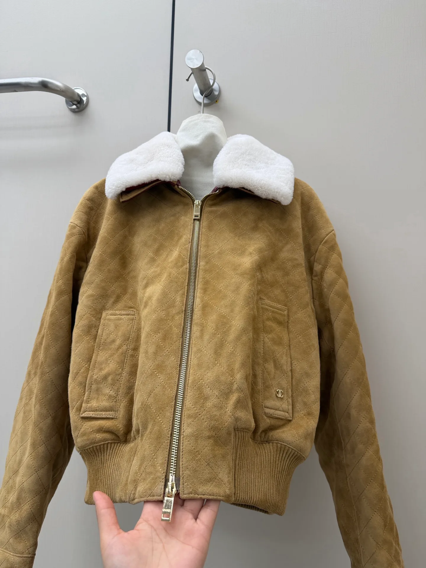 Кожаные Куртки И Дублёнки Женские Chanel 18992588