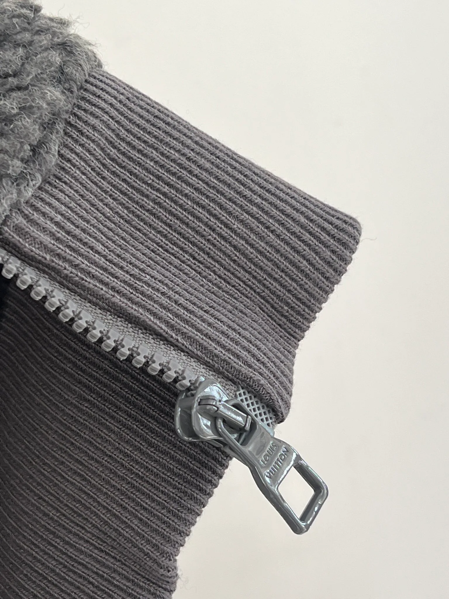 Куртки И Пуховики Женские Louis Vuitton 259791